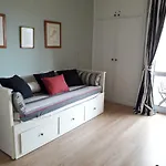 Peaceful Top Floor Apt W Balconies - Cambridge Right - Ac